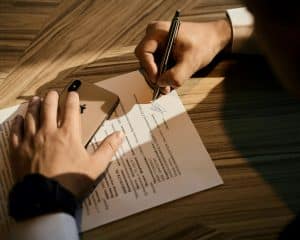 Read more about the article 5 Common Mistakes to Avoid When Getting a Document Notarized
