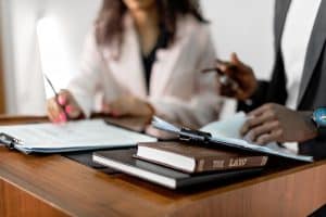 Read more about the article The Benefits of Mobile Notary Services Versus Online Notarization